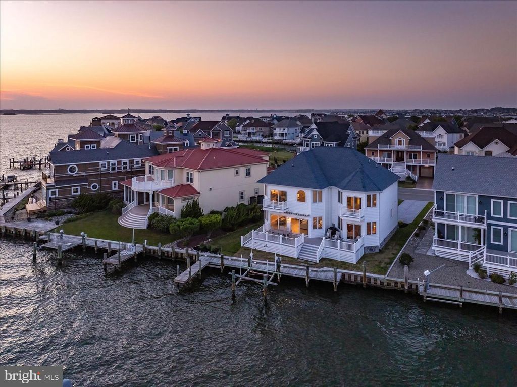 Image 5 of property listing at 311 S HERON GULL CT, Ocean City, MD 21842