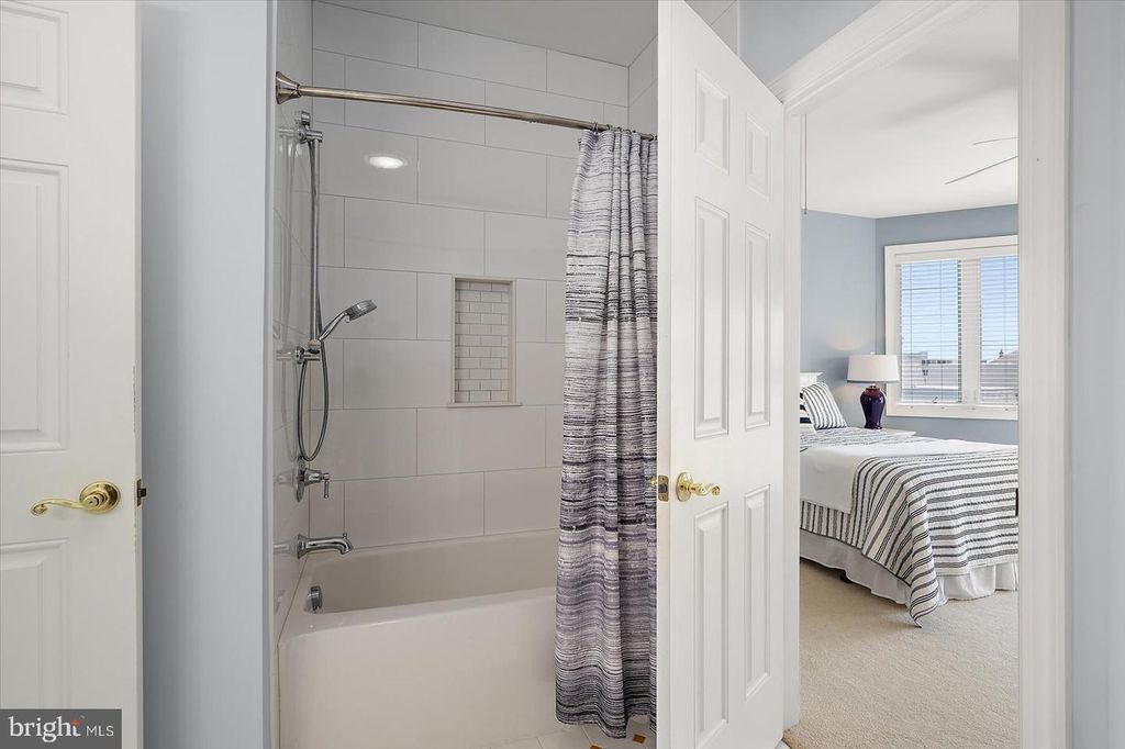 Image 62 of property listing at 311 S HERON GULL CT, Ocean City, MD 21842