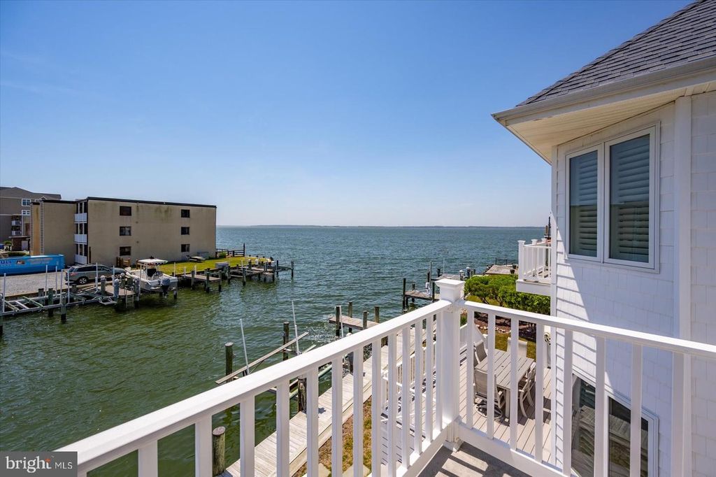 Image 87 of property listing at 311 S HERON GULL CT, Ocean City, MD 21842