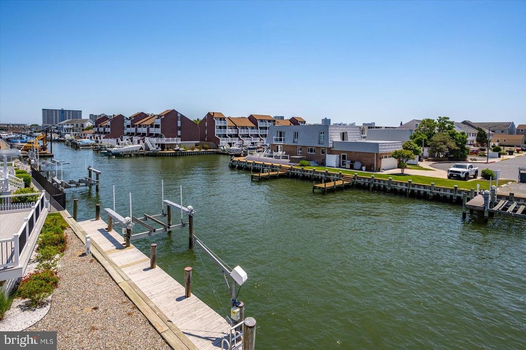 Image 89 of property listing at 311 S HERON GULL CT, Ocean City, MD 21842