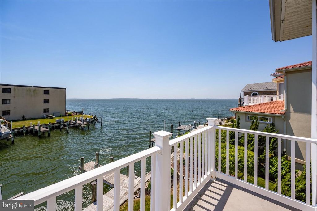 Image 91 of property listing at 311 S HERON GULL CT, Ocean City, MD 21842