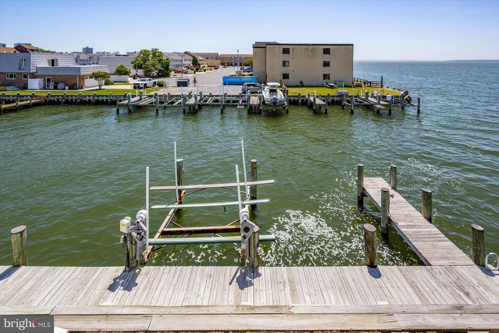 Image 92 of property listing at 311 S HERON GULL CT, Ocean City, MD 21842