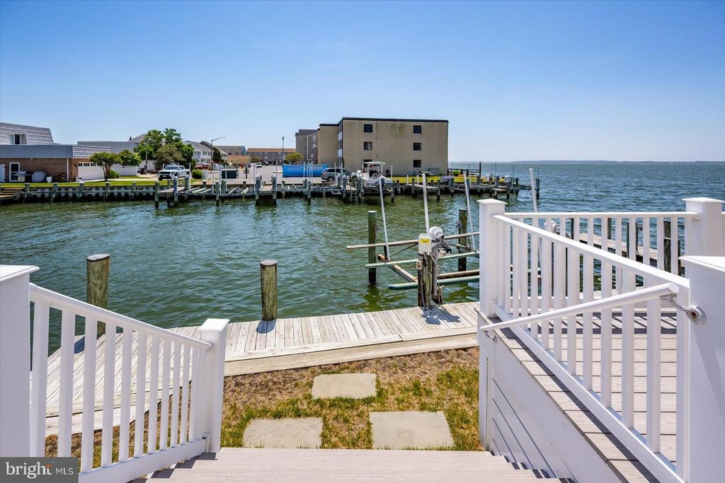 Image 95 of property listing at 311 S HERON GULL CT, Ocean City, MD 21842