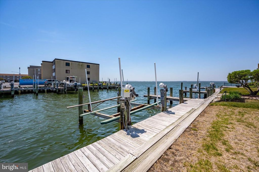 Image 96 of property listing at 311 S HERON GULL CT, Ocean City, MD 21842