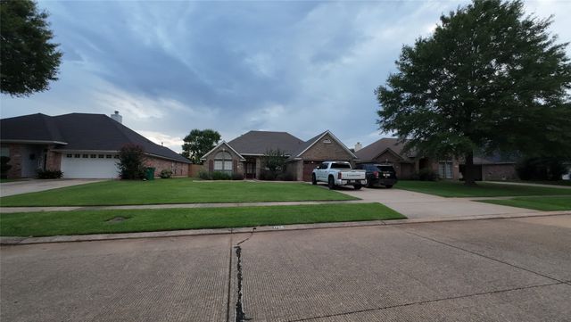 1705 Wales Lane, Bossier City, LA 71111