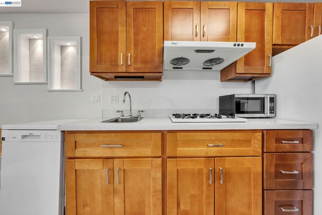 4471 Tulip Ave, Oakland, CA 94619