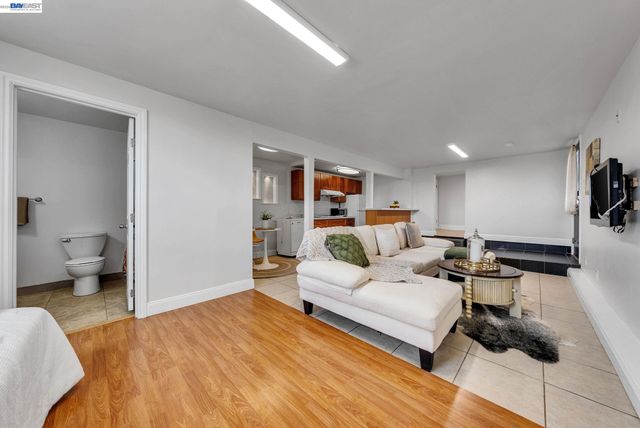 4471 Tulip Ave, Oakland, CA 94619