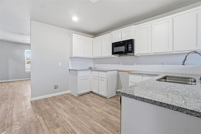 207 C Ave, Cache, OK 73527