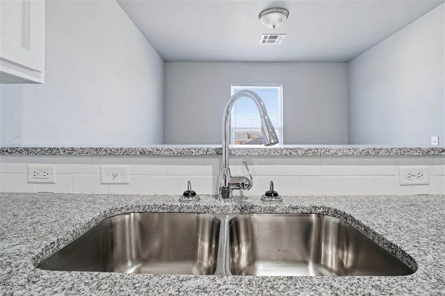 207 C Ave, Cache, OK 73527