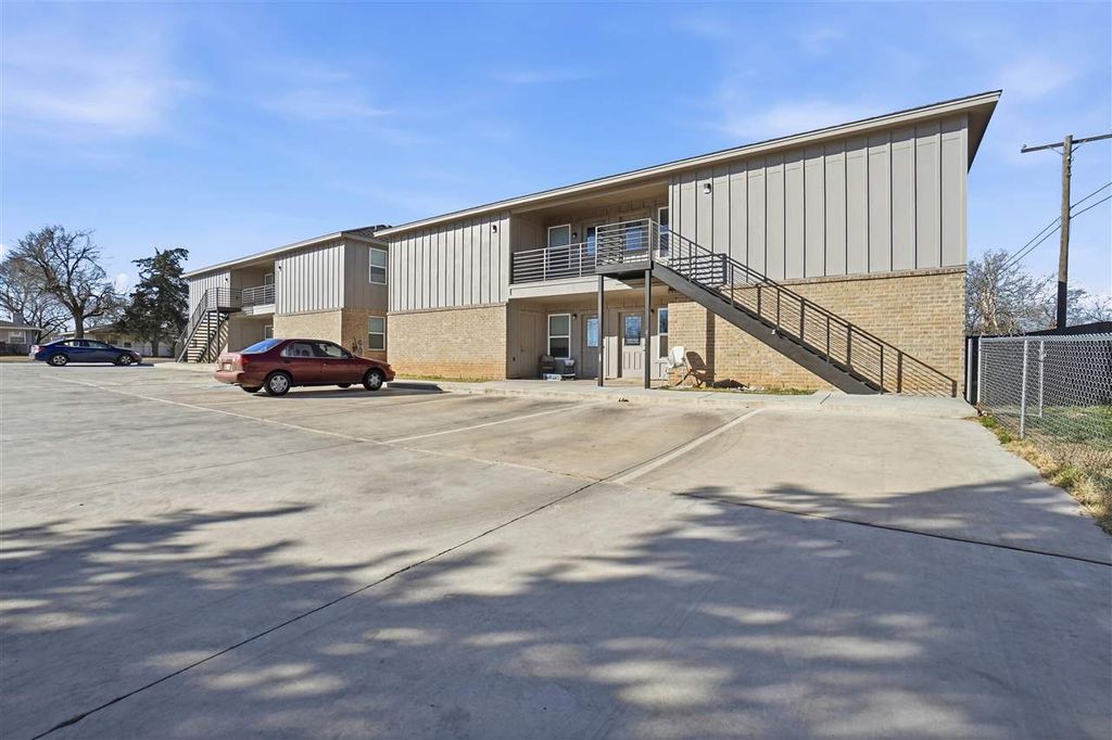 207 C Ave, Cache, OK 73527