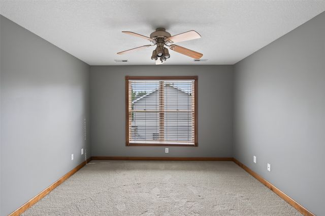 1621 5th Avenue SW, Altoona, IA 50009
