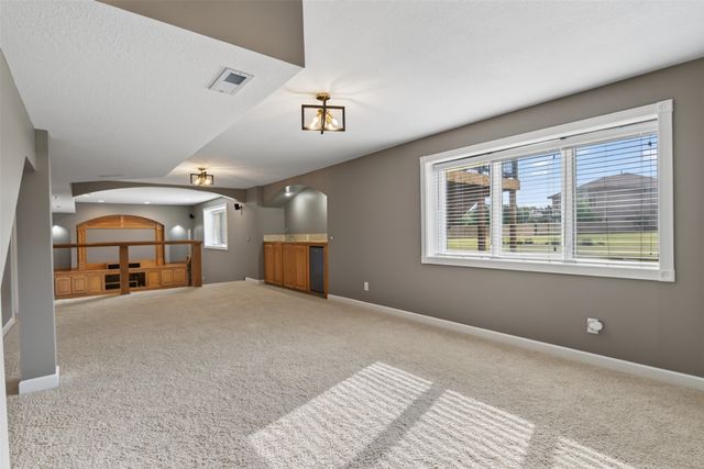 1621 5th Avenue SW, Altoona, IA 50009