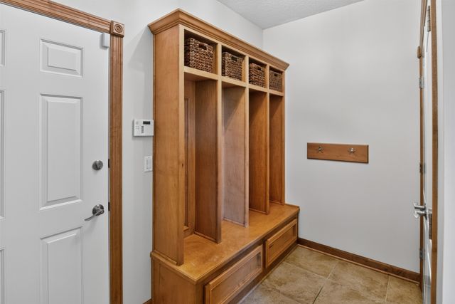 1621 5th Avenue SW, Altoona, IA 50009