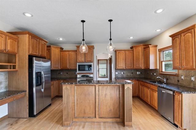 1621 5th Avenue SW, Altoona, IA 50009