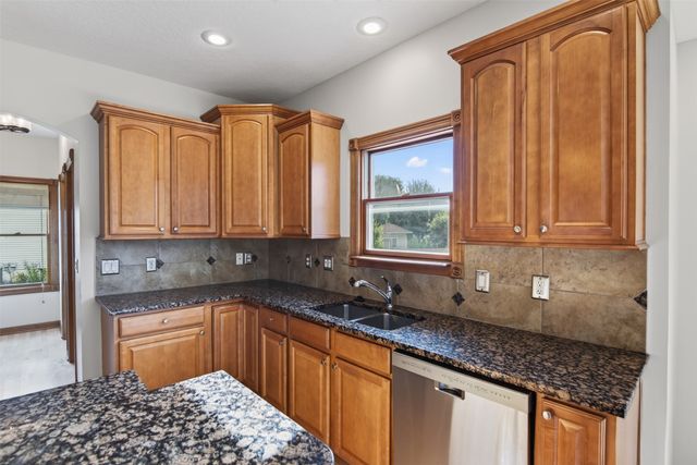 1621 5th Avenue SW, Altoona, IA 50009