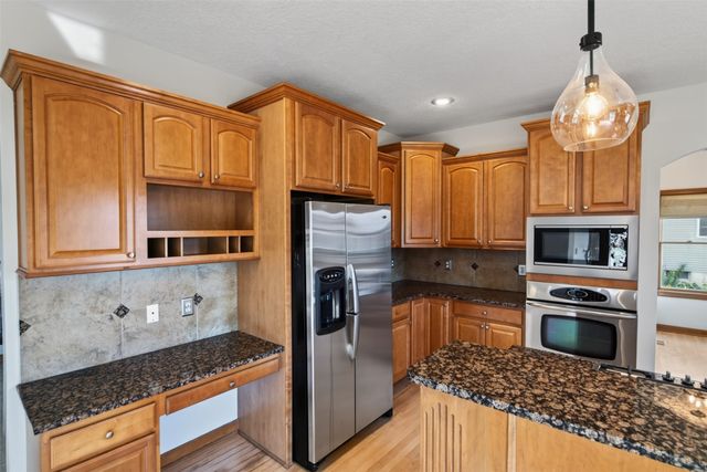 1621 5th Avenue SW, Altoona, IA 50009