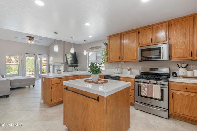 42243 Camden Way, Lancaster, CA 93536