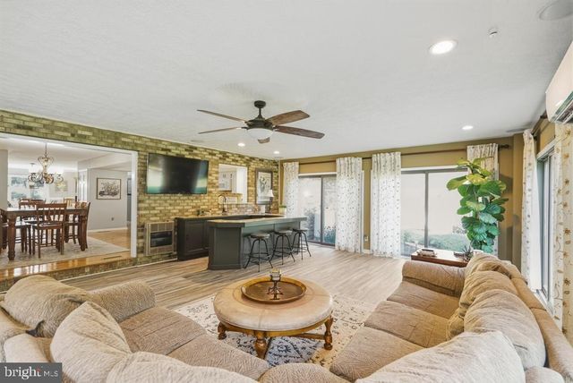 10555 PRINCE CHARLES DR, La Plata, MD 20646