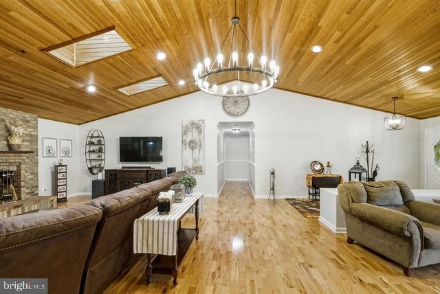 10555 PRINCE CHARLES DR, La Plata, MD 20646