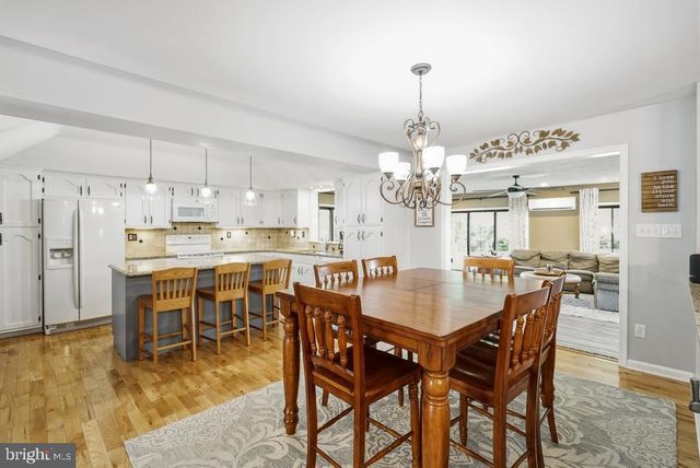 10555 PRINCE CHARLES DR, La Plata, MD 20646