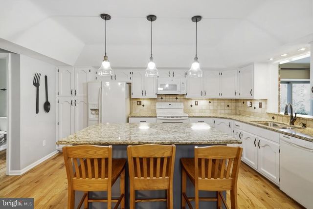 10555 PRINCE CHARLES DR, La Plata, MD 20646