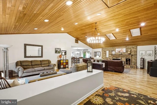 10555 PRINCE CHARLES DR, La Plata, MD 20646