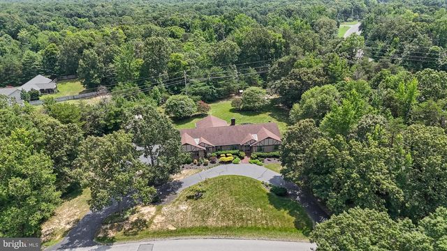 10555 PRINCE CHARLES DR, La Plata, MD 20646
