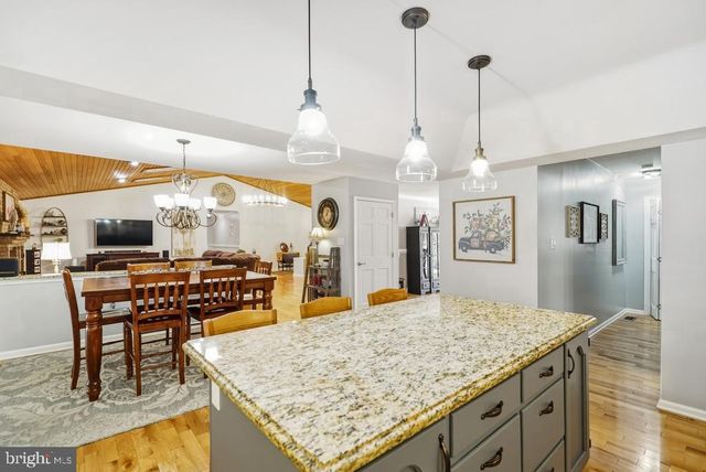 10555 PRINCE CHARLES DR, La Plata, MD 20646