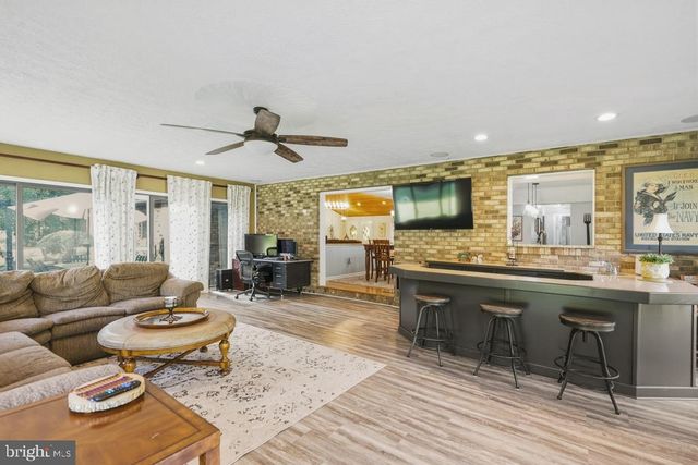 10555 PRINCE CHARLES DR, La Plata, MD 20646