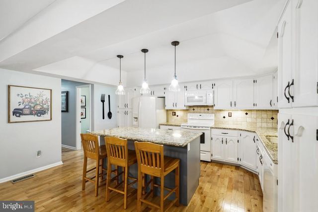 10555 PRINCE CHARLES DR, La Plata, MD 20646