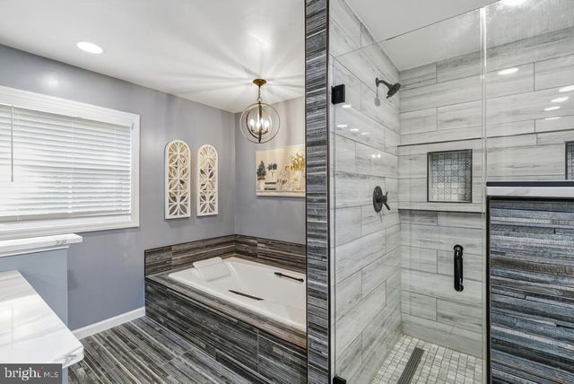 10555 PRINCE CHARLES DR, La Plata, MD 20646
