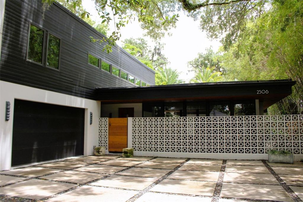 Image 2 of property listing at 2506 WOODSIDE AVENUE, Orlando, FL 32803