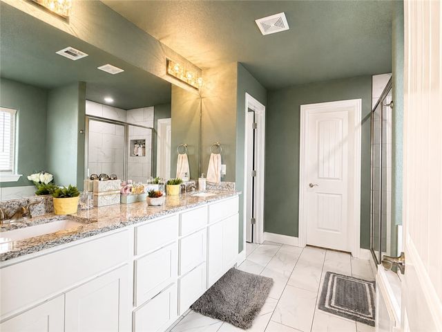 804 W Shane Court, Siloam Springs, AR 72761
