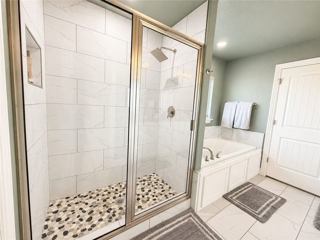 804 W Shane Court, Siloam Springs, AR 72761