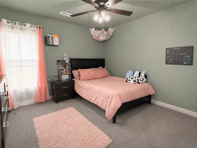804 W Shane Court, Siloam Springs, AR 72761