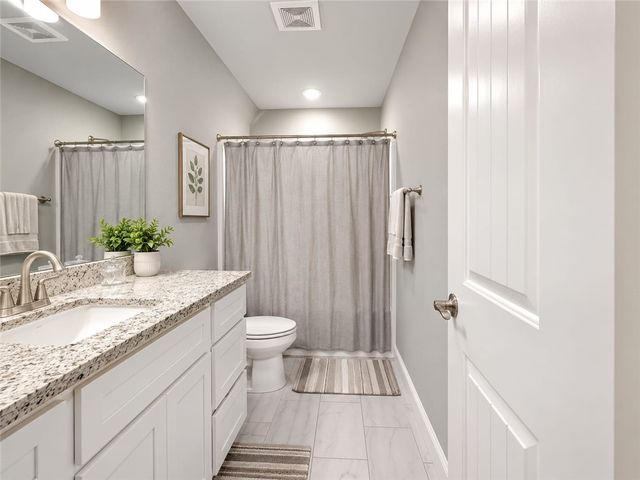 804 W Shane Court, Siloam Springs, AR 72761