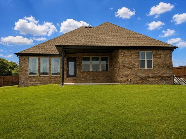 804 W Shane Court, Siloam Springs, AR 72761