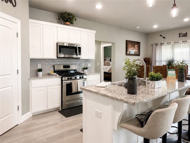 804 W Shane Court, Siloam Springs, AR 72761