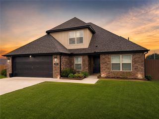 804 W Shane Court, Siloam Springs, AR 72761