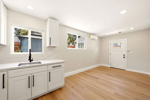 3581 85 45th St, San Diego, CA 92105