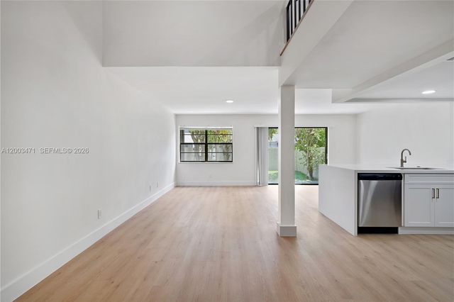 2548 N 38th Ave C-23, Hollywood, FL 33021