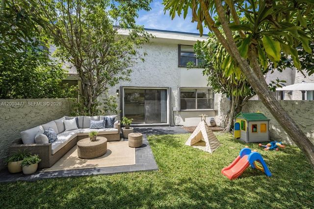 2548 N 38th Ave C-23, Hollywood, FL 33021