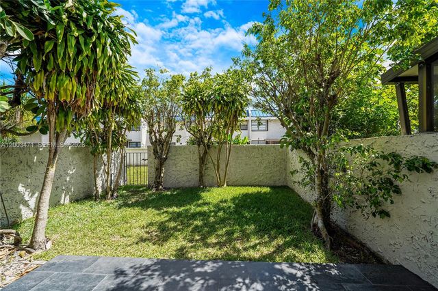 2548 N 38th Ave C-23, Hollywood, FL 33021