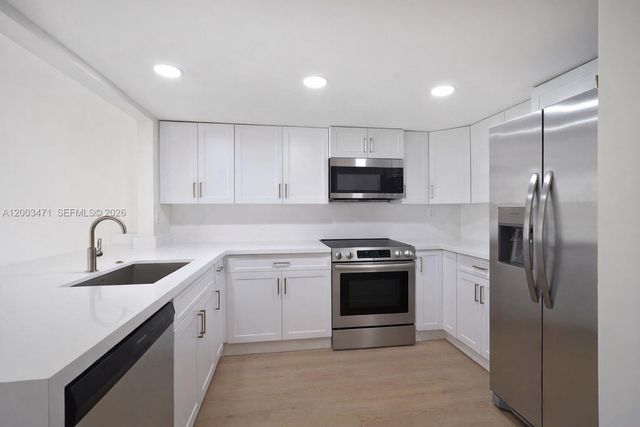 2548 N 38th Ave C-23, Hollywood, FL 33021