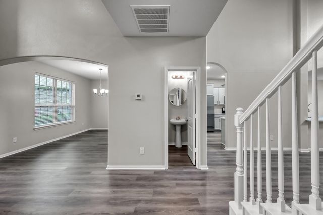 4 Logan Creek Lane, Conroe, TX 77304