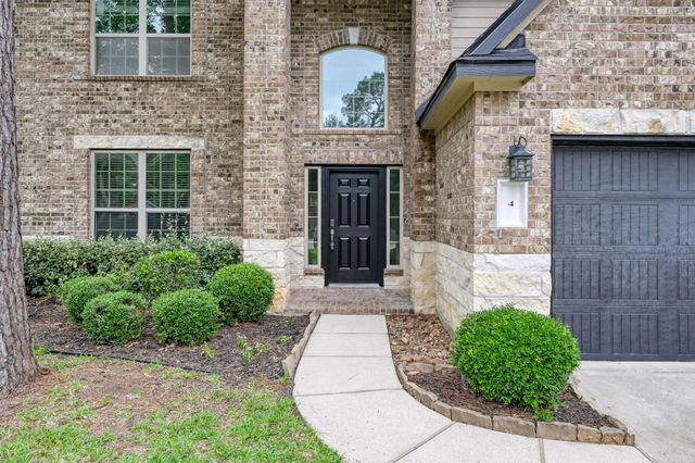 4 Logan Creek Lane, Conroe, TX 77304