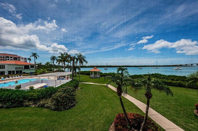 6295 BAHIA DEL MAR CIRCLE 204, St Petersburg, FL 33715