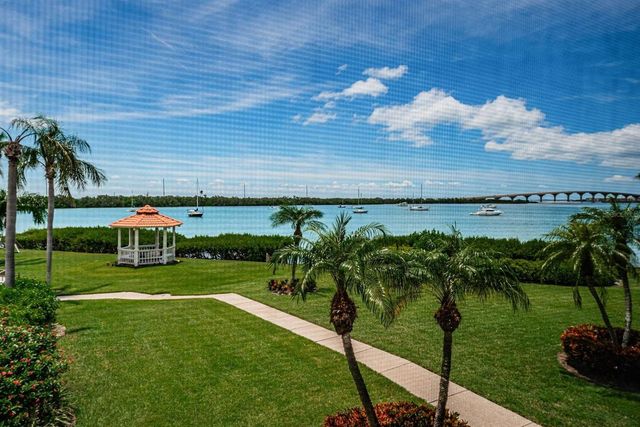 6295 BAHIA DEL MAR CIRCLE 204, St Petersburg, FL 33715