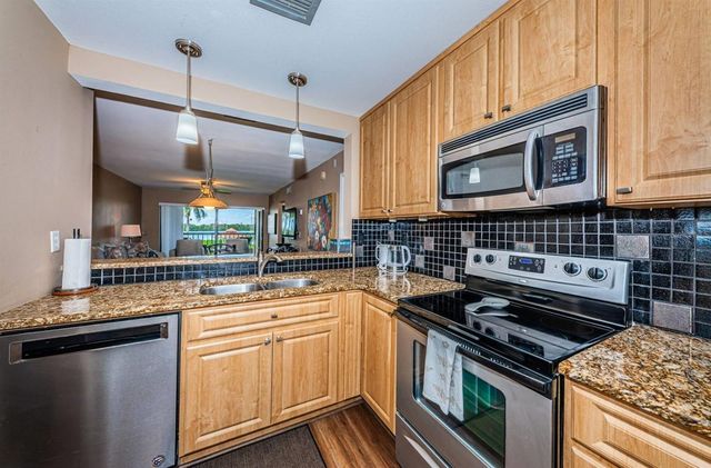 6295 BAHIA DEL MAR CIRCLE 204, St Petersburg, FL 33715