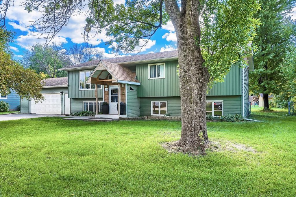 311 Dakota Street W, Vermillion, MN 55085 — exterior